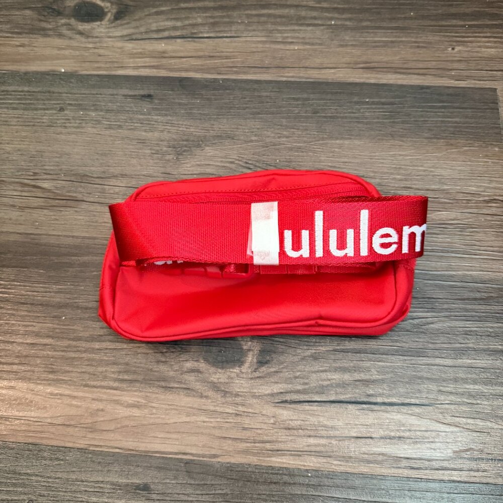 NWT Lululemon Everywhere Belt Bag *Wordmark* - Red - Picture 3 of 9